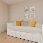 Cozy & Bright Zupnicza By Renters وارسو